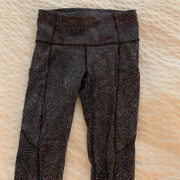 Black Lululemon leggings - Picture 1 of 4